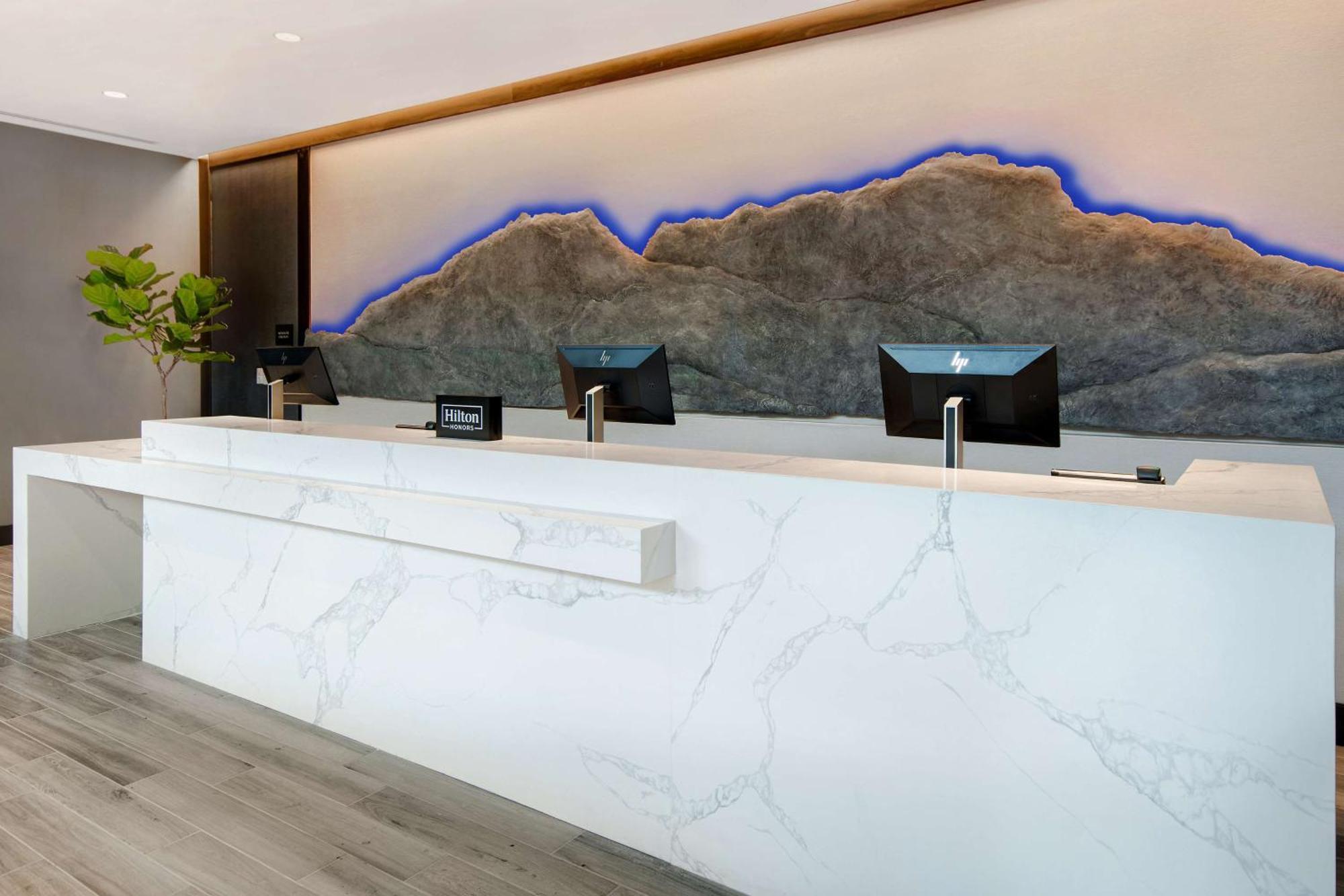 Embassy Suites By Hilton Alpharetta Halcyon Exterior foto